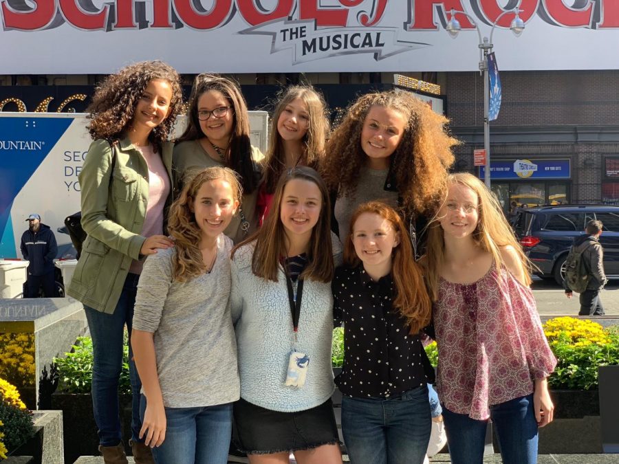 Spalding+students+in+NYC+to+see+the+musical+%22School+of+Rock%22.